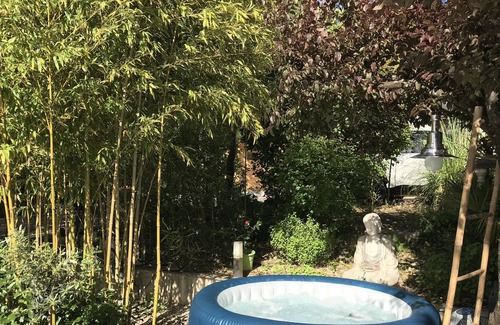 Saint-Privat-des-Vieux Villa | VILLA PERMANENTE EN UN TRANQUILO RODEADO DE BAMBOSO