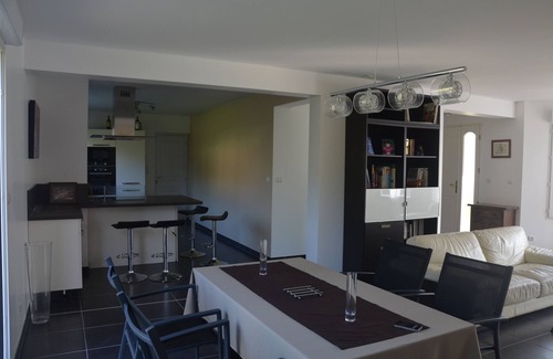 Esbly Villa | VILLA DE PIE 140 M2 A 5 MIN DE DISNEYLAND PARIS