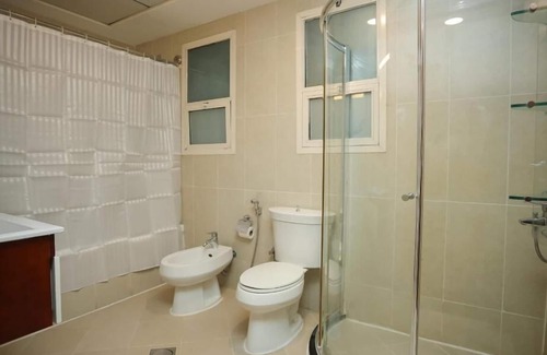 Al Sharq Apartamento | Standrad King Room Near Sharjah Corniche