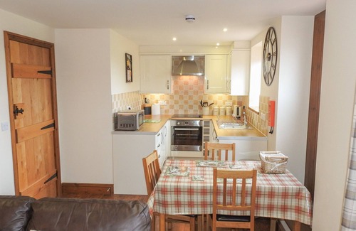 Wing Cabina | STANEGATE, pet friendly, with a garden in Brampton, Cumbria