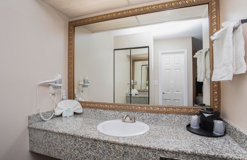 Anaheim Resort Hotel | Stanford Inn & Suites Anaheim
