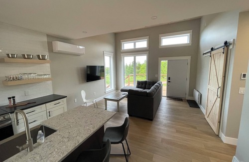 New London Casa | Stanley Bridge Retreat
