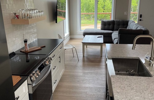 New London Casa | Stanley Bridge Retreat