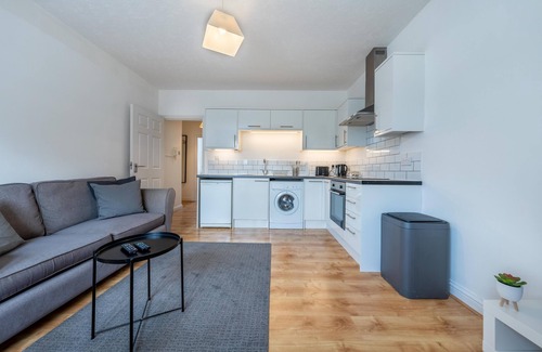 Bishop's Stortford Apartamento | Stansted Airport & Bishops Stortford Town Centre Professional Apartment