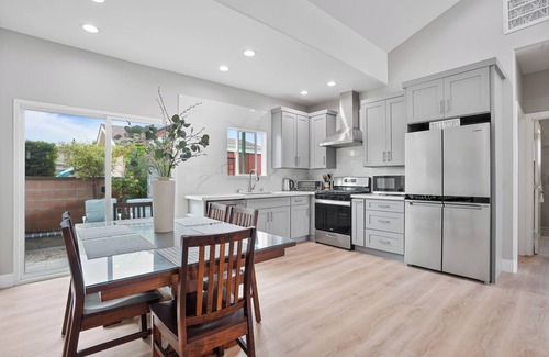 Hermosa Village Casa | Stanton Haven: Stylish and Cozy Home