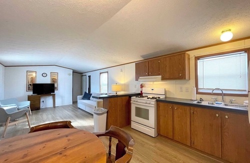 Indian River Casa | Star Gate Mobile Home 16 Indian River, MI