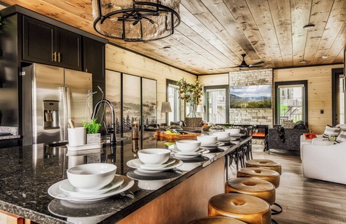 Sevierville Casa | Star Gazer Luxury Rooftop Cabin
