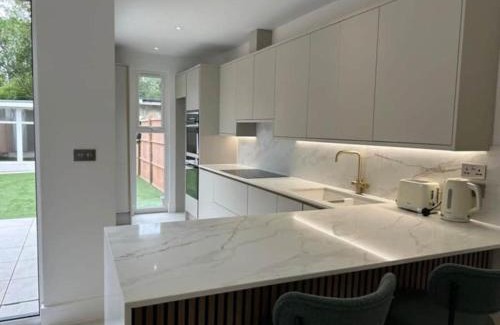 West Hendon Casa | Star London Cheyne Walk 5 Bedroom Oasis