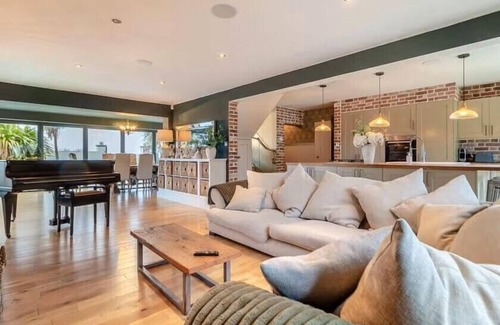 Holland-On-Sea Casa | Star of the Sea | Beach House