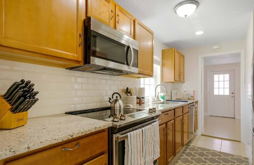 Sandalwood Casa | ~Star-Spangled Stay Sleeps 9 Mayo Clinic & Beach~