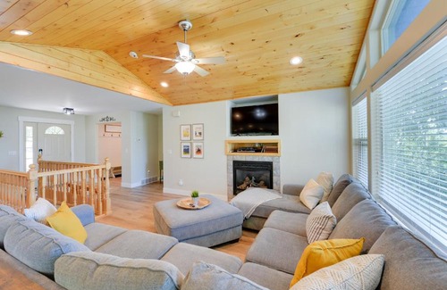 Star Valley Ranch Casa | Star Valley Ranch Cabin Rental with Private Hot Tub!