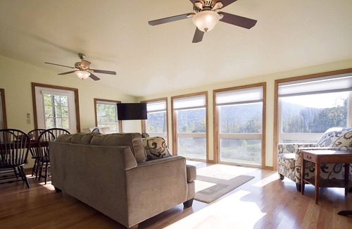Margaretville Cabina | Alegre 3 BR Country Cabin On 5 Acres - Aislado pero cerca de la ciudad!