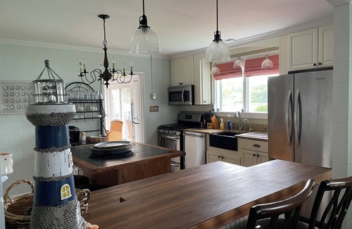 Deltaville Casa | Starfish Waterfront Cottage