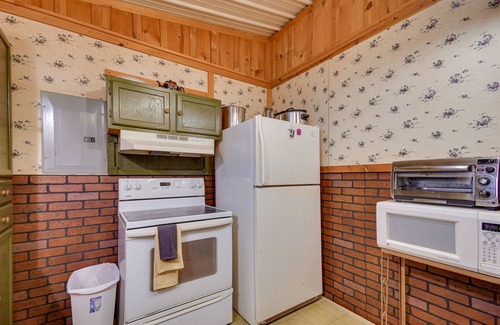 Crowell Cabina | Stargaze, Hike & Kayak: Cabin Near Copper Breaks!