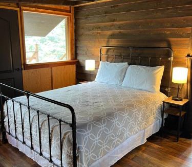 Three Rivers Chalet De Esquí | Stargazer Chalet, two bedroom with WiFi