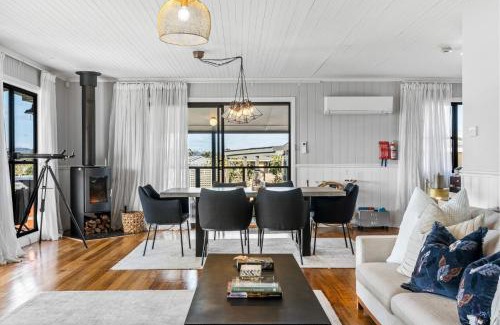 Clarence Point Casa | Stargazers Waterfront Hot tub Cottage Tasmania