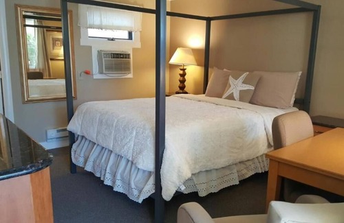 Dennis Cabina | Starlight Lodge Cape Cod