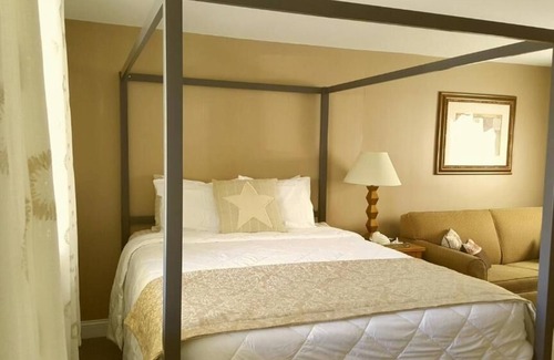 Dennis Cabina | Starlight Lodge Cape Cod