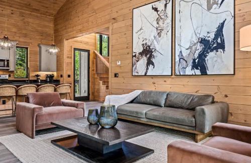 Sevierville Casa | Starlight Ridge - Luxury Indoor Pool with Theatre