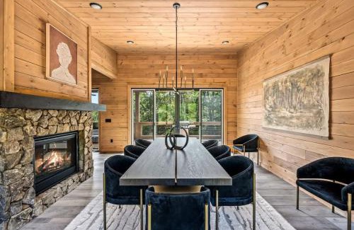 Sevierville Casa | Starlight Ridge - Luxury Indoor Pool with Theatre