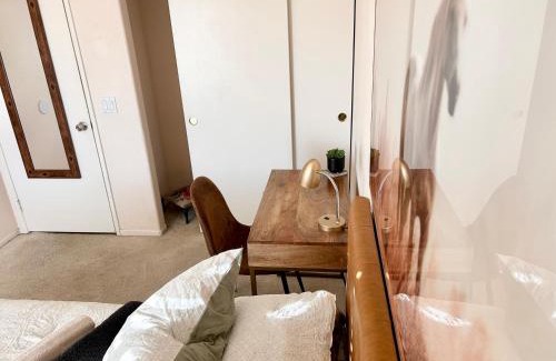 Hemet Casa | Starlight Western Room