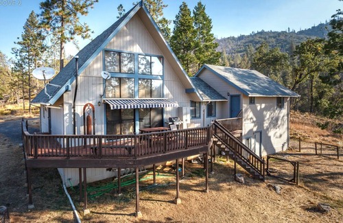 Mariposa Chalet De Esquí | Chalet iluminado por las estrellas en el umbral de Yosemite — 3,800 'de alto - ¡Silencioso! ¡¡Aislado!! ¡¡¡Estrellas!!!