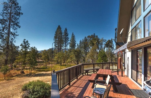 Mariposa Chalet De Esquí | Chalet iluminado por las estrellas en el umbral de Yosemite — 3,800 'de alto - ¡Silencioso! ¡¡Aislado!! ¡¡¡Estrellas!!!
