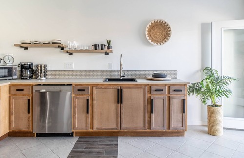 Desert Hot Springs Apartamento | Starlit Nights Getaway w/ Soaking Tub