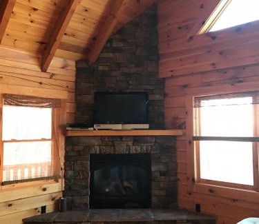 Rileyville Casa | Starlit view log cabin