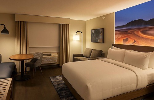 West Yellowstone Hotel | West Yellowstone Hotel, Yellowstone National Park