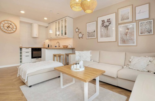 Nowy Port Apartamento | Starowiejska 95 Gdańsk | Prestige Beige Apartment with Air Conditioned Living Ro