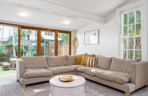 Byron Bay Casa | Starr Cottage - Quaint Cottage with a stunning pool - Close to everything Byron!