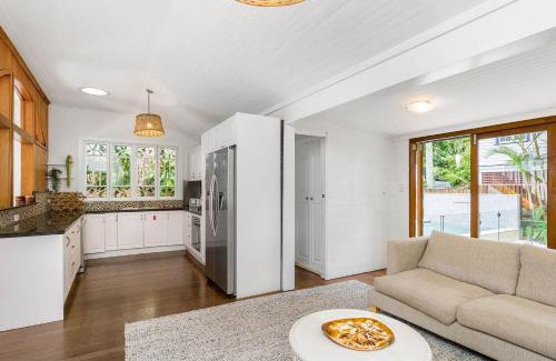 Byron Bay Casa | Starr Cottage - Quaint Cottage with a stunning pool - Close to everything Byron!