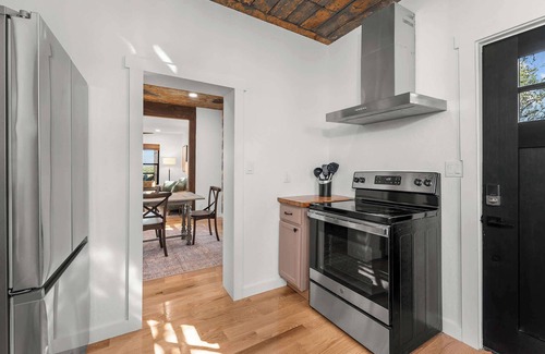 Stonewall Casa | Starry Night Cottage 1