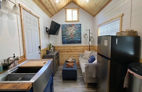 Kingston Cabaña | Starry Nights, Cozy Cottage Vibes, Big Deck Energy