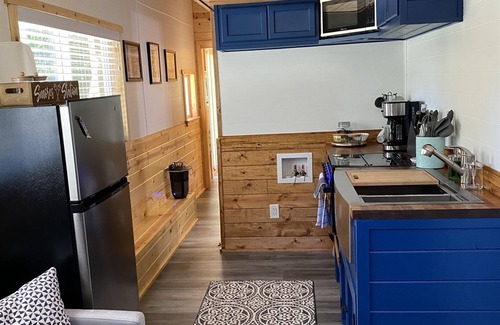 Kingston Cabaña | Starry Nights, Cozy Cottage Vibes, Big Deck Energy