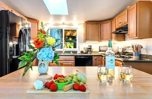 Forest Hills Casa | Starry Nights: 5-Star! FUN Family Home! Walk to River! GmRm/Pup/WiFi/Yard!