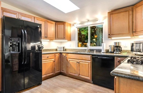 Forest Hills Casa | Starry Nights: 5-Star! FUN Family Home! Walk to River! GmRm/Pup/WiFi/Yard!