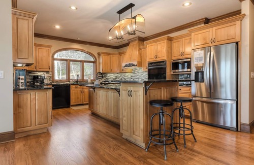Big Canoe Casa | Starry Nights - Unforgettable Views, Steamy Hot Tub, Game Room + More!