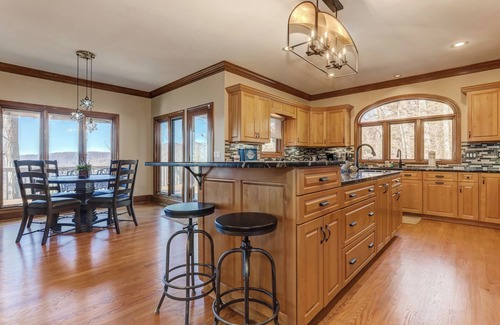 Big Canoe Casa | Starry Nights - Unforgettable Views, Steamy Hot Tub, Game Room + More!