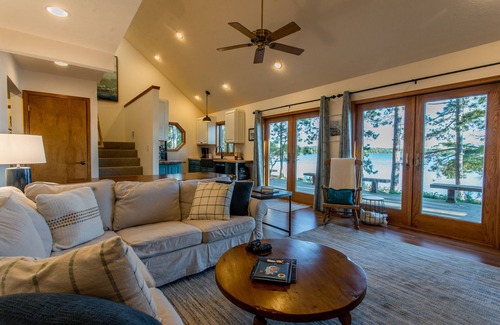 Beaver Island Casa | Starry Skies Sanctuary-Luxury Lakefront Home on Lake Geneserath w/Watercrafts