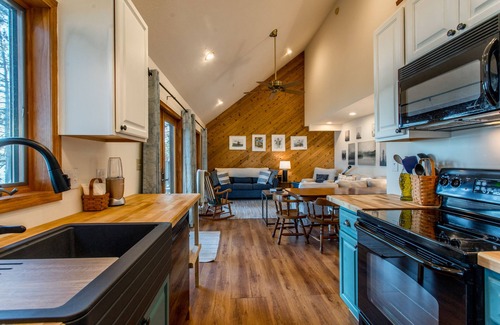 Beaver Island Casa | Starry Skies Sanctuary-Luxury Lakefront Home on Lake Geneserath w/Watercrafts