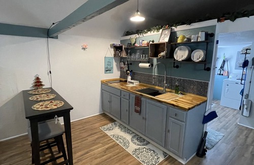 Red Level Cabina | Starry Sky Nights & Country Living on 40 acres Tiny Home