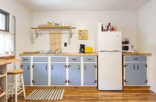 Palenville Casa | StarryPinesCottage w Salt Hot Tub & Cedar Sauna Mins to Slopes