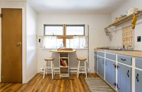 Palenville Casa | StarryPinesCottage w Salt Hot Tub & Cedar Sauna Mins to Slopes