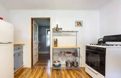 Palenville Casa | StarryPinesCottage w Salt Hot Tub & Cedar Sauna Mins to Slopes