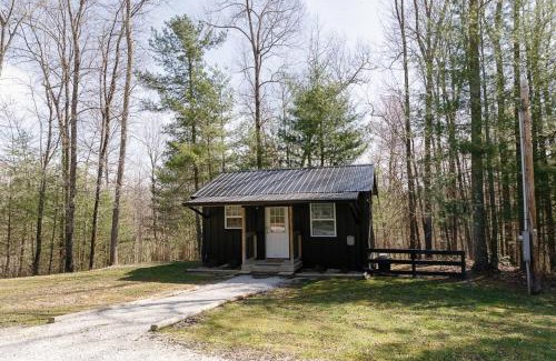Rogers Casa | "Stars Hollow" Cozy Mini-Cabin in Muir Valley -RRG