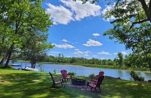 Campbellford Cabaña | Start each morning on the porch with warm sunshine and beautiful waterfront view