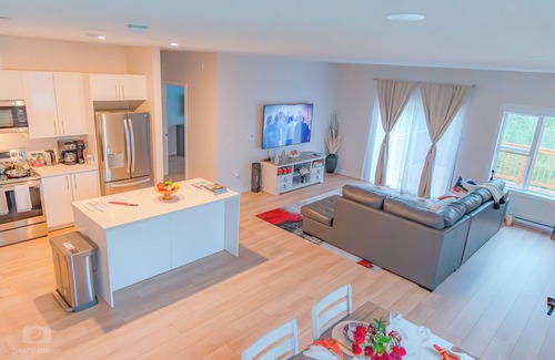 Elmsdale Casa | Starz at Night - luxurious suite near halifax airport
