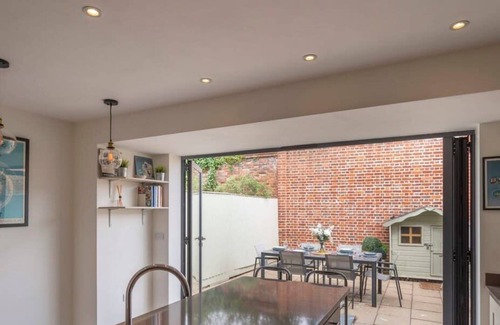 Marlow Casa | Station House - 4 Bedrooms - Great Location